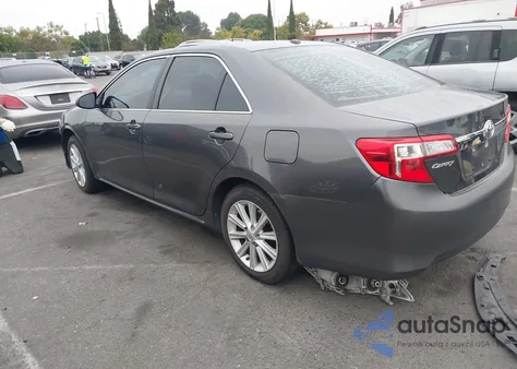 2013 Toyota Camry Xle z USA, uszkodzony, nr VIN 4T4BF1FK4DR317267